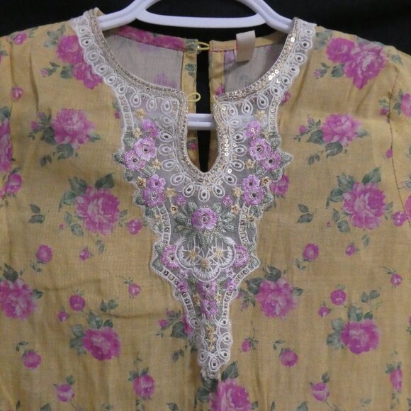 ETHNIC KIDS | 8-9 years | Traditional Floral and Lace Dress - Picture 4 of 16